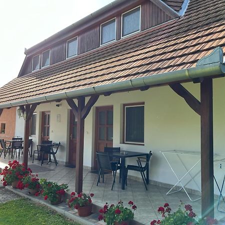 Ibolya Vendeghaz Daire Kehidakustány Dış mekan fotoğraf